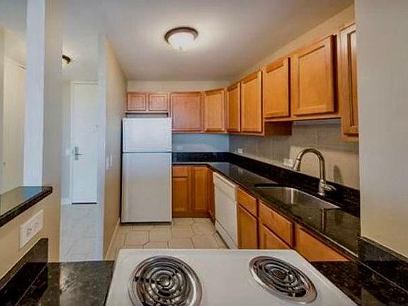 3rd image of 4343 N Clarendon Ave APT 1806