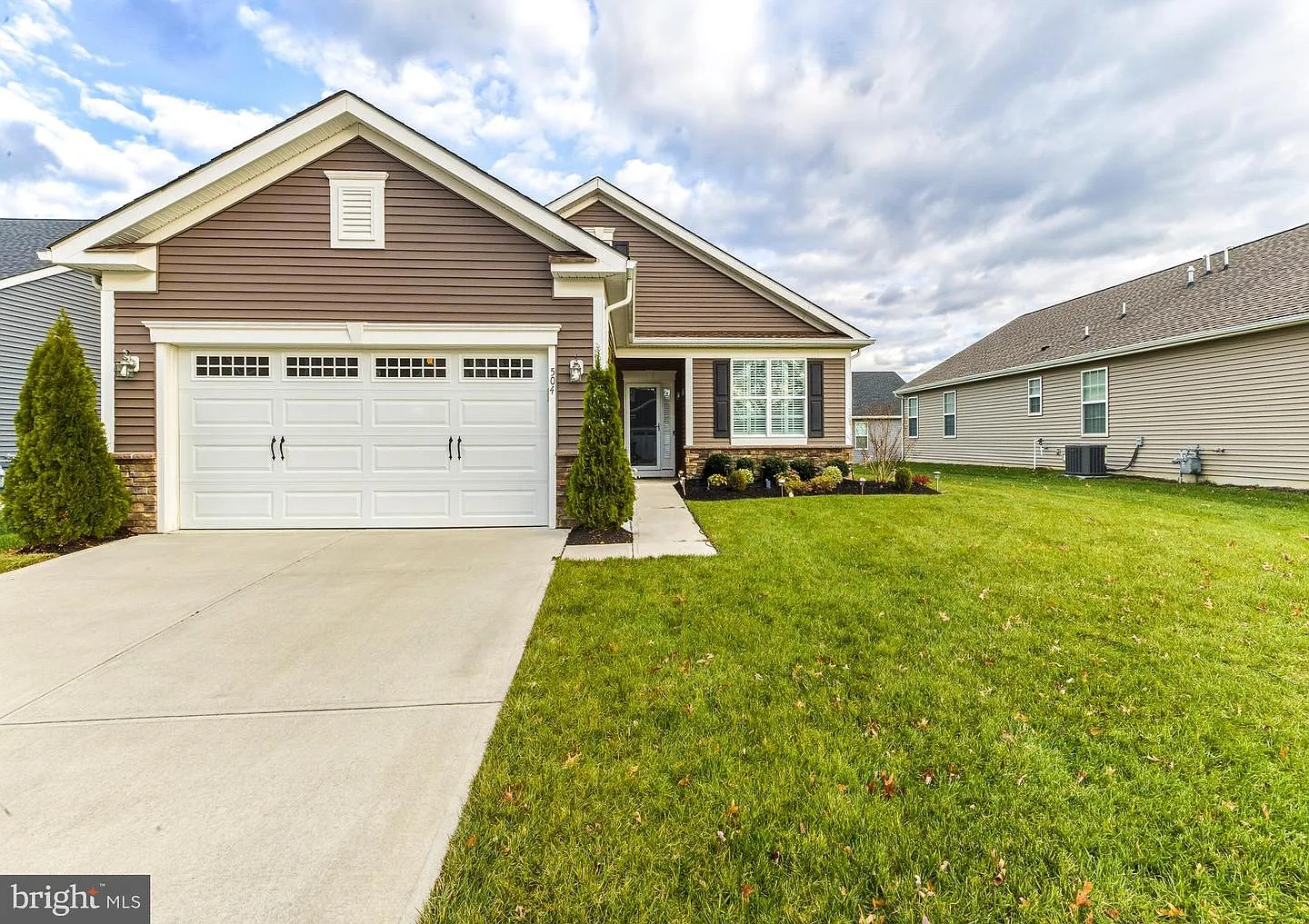 504 Castlebay Dr photo 1