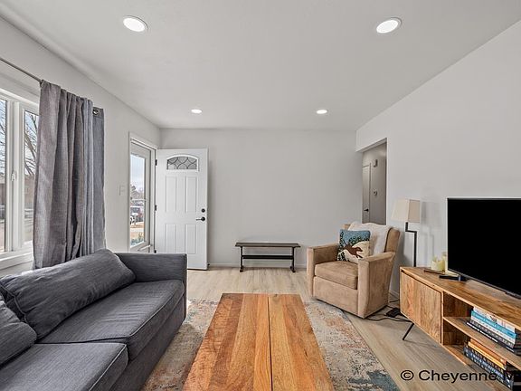 5th image of 4500 Pierce Ave