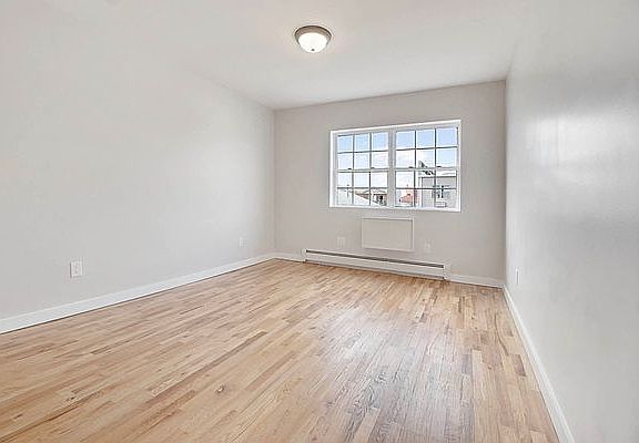 5th image of 301 Beach 65th St #1