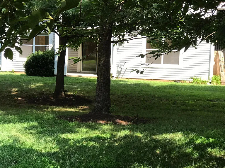 10018 Vanderbilt Cir #4 — Photo 24