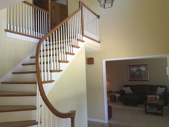 3rd image of 2525 Thoreau Ct NE