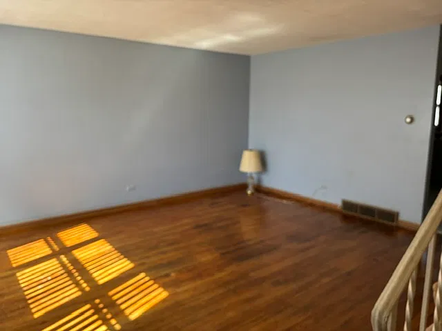 2 bed, 1.5 bath, 1200 sqft, $1,300 — Photo 3