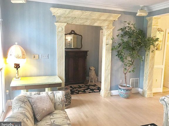 4th image of 9902 Foxborough Cir
