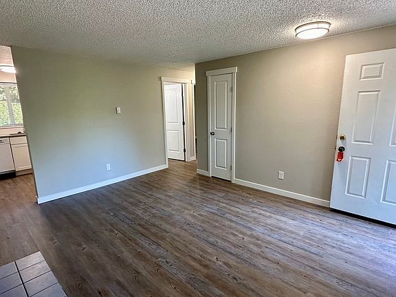 3rd image of 2000 Knox Ave APT 11