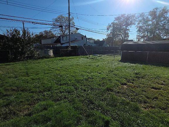 3rd image of 6 Cornflower Ln
