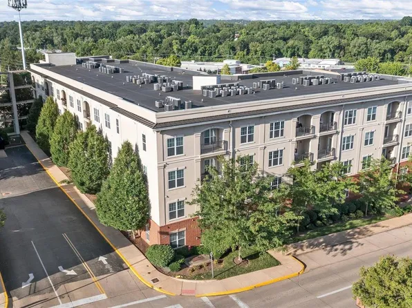 1270 Strassner Dr APT 3210, Saint Louis, MO 63144