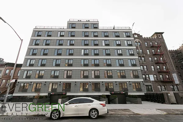 Rented by Evergreen Apartments BK | media 7