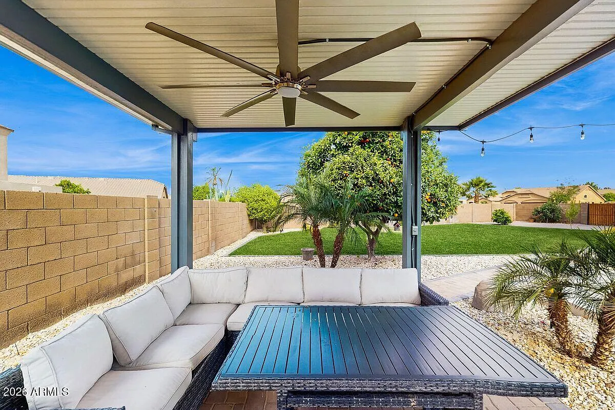 5 bed, 3.0 bath, 3593 sqft, $4,800 — Photo 3