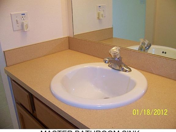 5th image of 639 Angela Ln