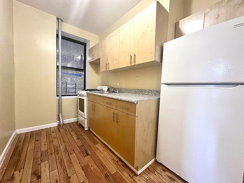 1st image of 123 Wadsworth Ave APT 3