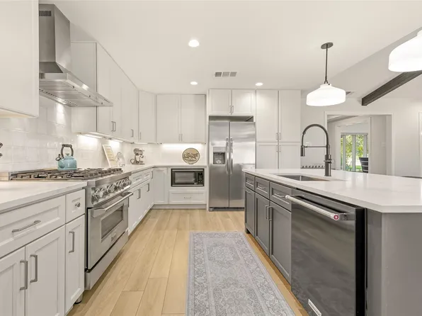 4224 High Summit Dr, Dallas, TX 75244
