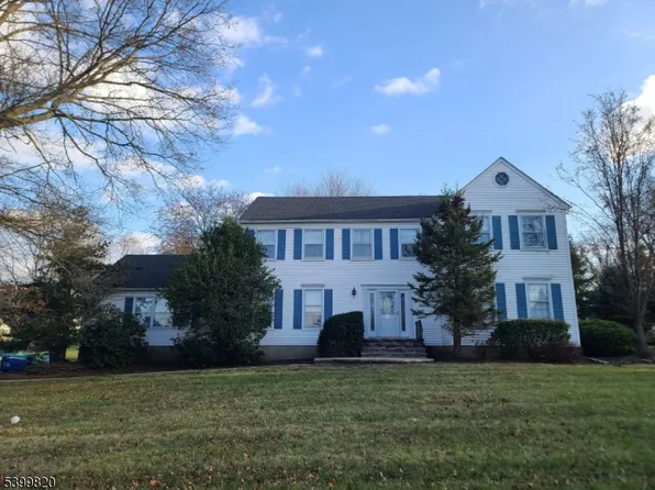 332 Rolling Knolls Way, Bridgewater, NJ 08807