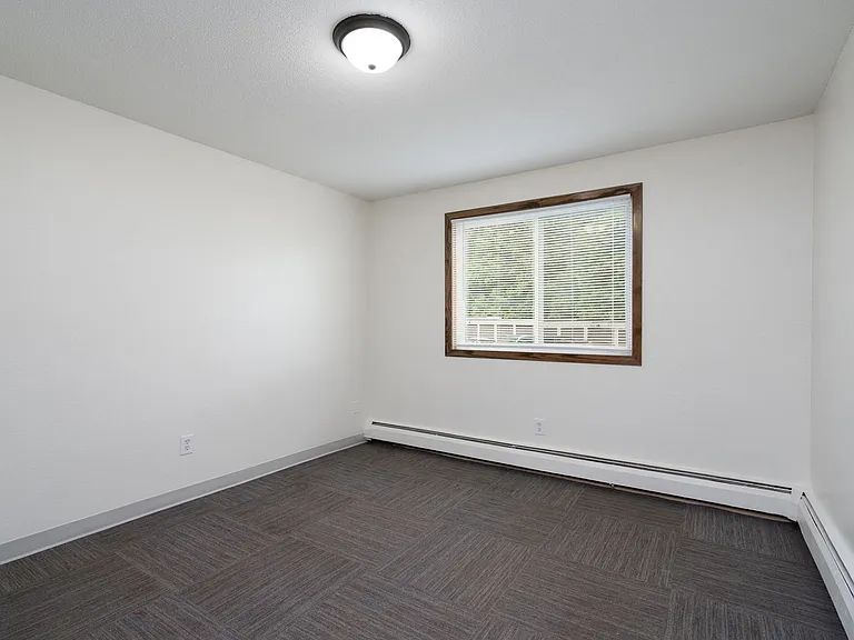 Drake Apartments — Photo 13