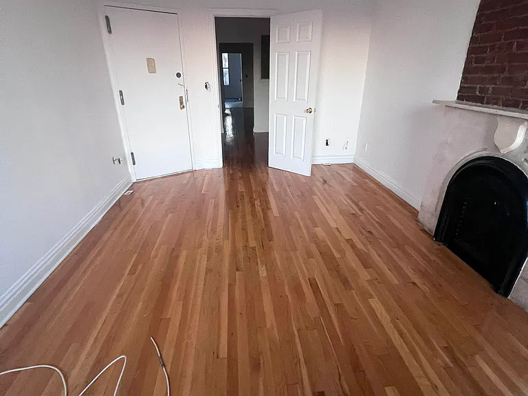 692 9th Ave #5-B — Photo 2