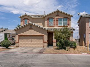 2704 Living Rock St, Las Vegas, NV 89106