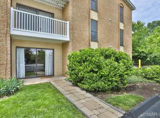 444 N Clay Ave APT 1B, Saint Louis, MO 63122