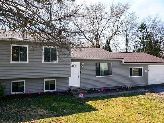 3rd image of 9818 Blanton Dr