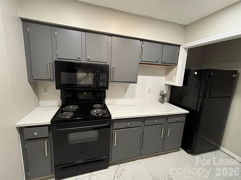 11040 Harrowfield Rd — Photo 3
