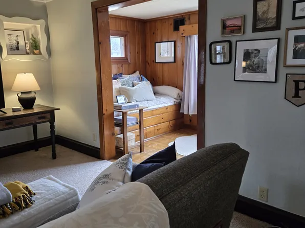 8328 Gridley Ave, Wauwatosa, WI 53213