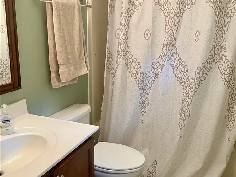 2 Sherwood Dr — Photo 8