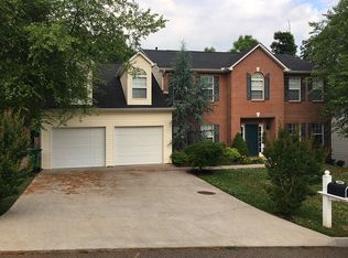 705 Mountain Pass Ln, Knoxville, TN 37923