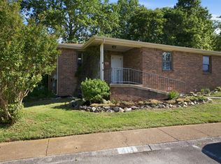 413 Deer Lake Dr, Nashville, TN 37221