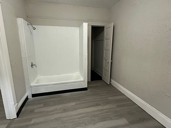 5th image of 1176 E 61st St APT 2