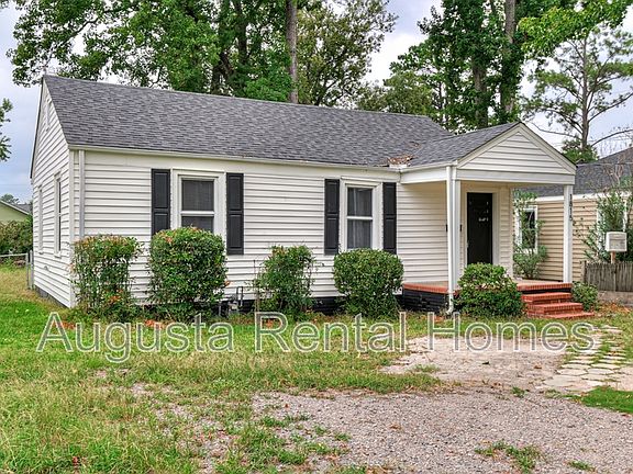 2nd image of 1815 McDowell St
