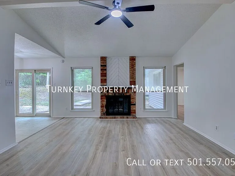 1910 Fair Oaks Dr — Photo 10