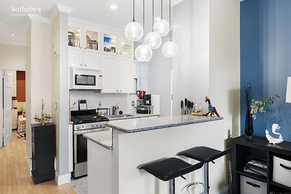 Sold by Sotheby's International Realty | media 2