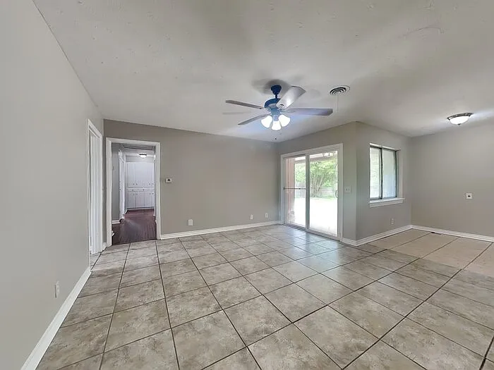 5705 Trailwood Dr — Photo 5