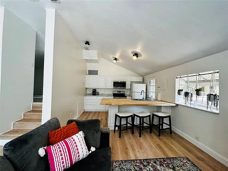 1222 E Crawford St #B — Photo 9