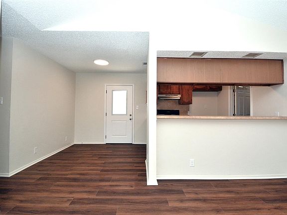 4th image of 11314 Walnut Ridge Dr #B