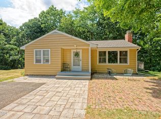 497 Garfield Rd, Troy, NY 12180