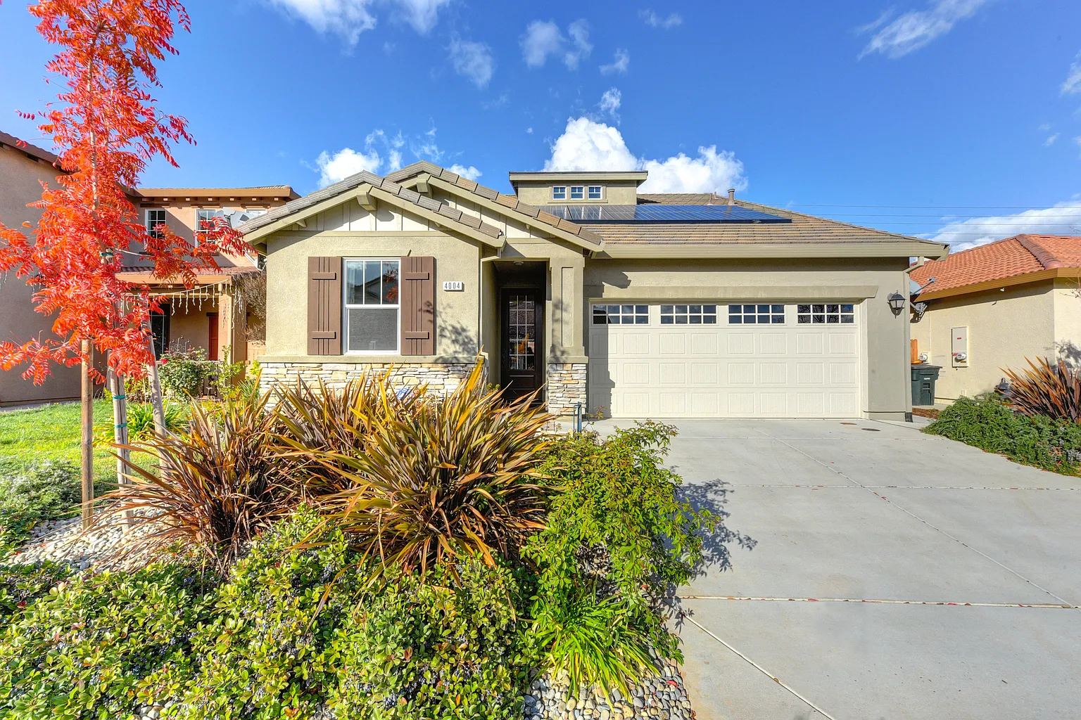 4004 Branigan Lake Way photo 1