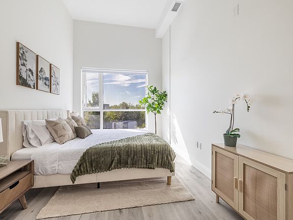 5th image of 6301 Campeau Dr #907