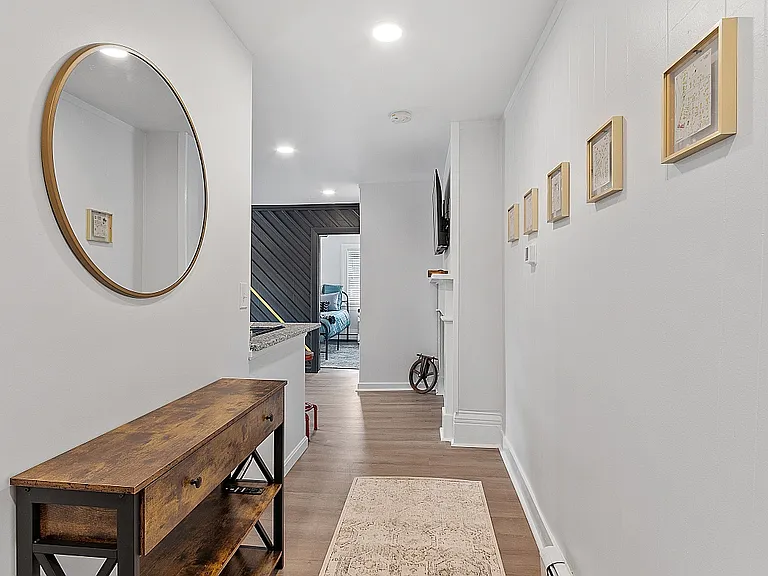 10 Glass St — Photo 11
