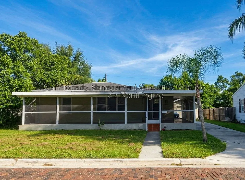 217 E Muriel St
