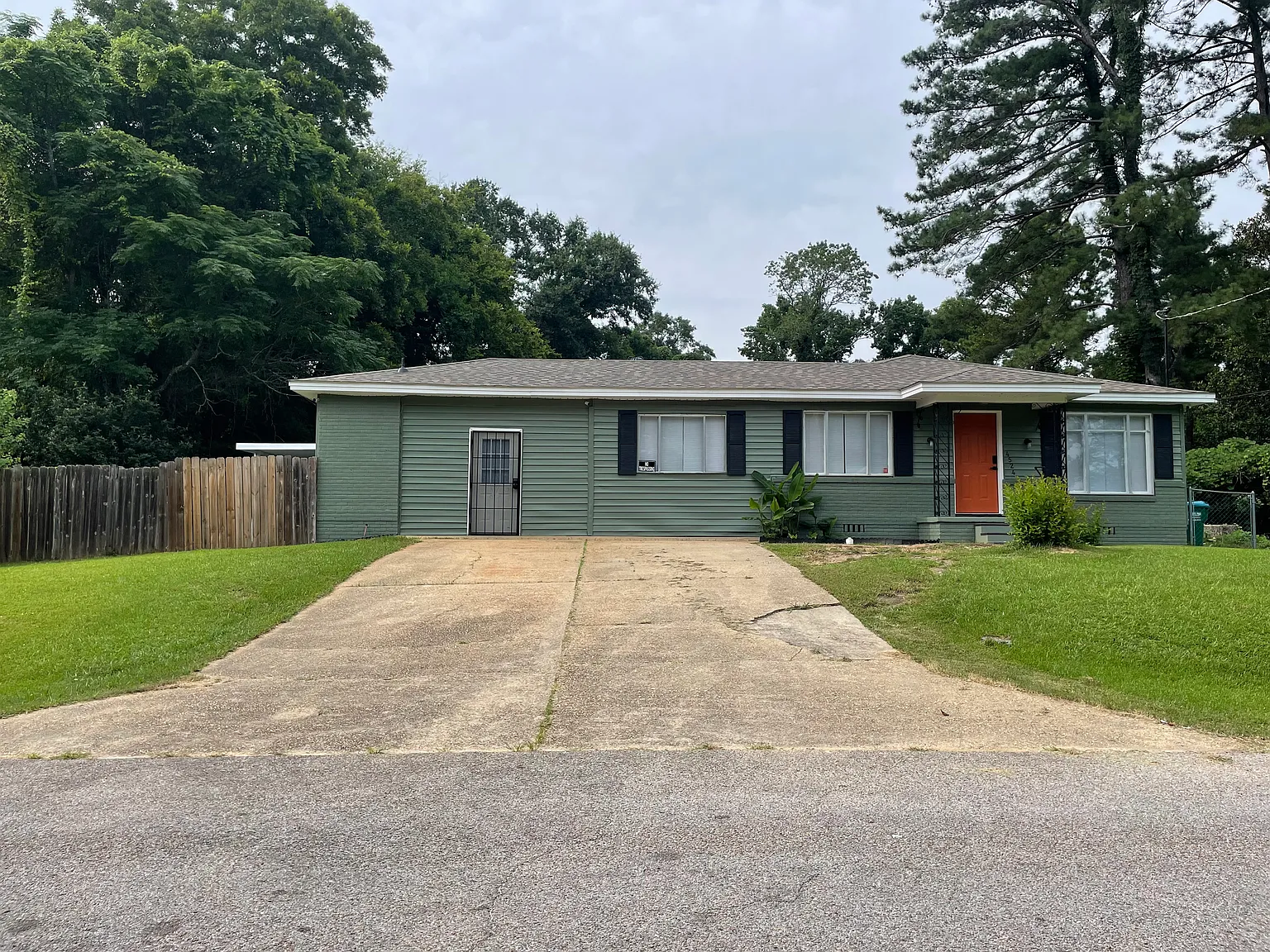 5 bed, 2118 sqft, $2,900 — Photo 1