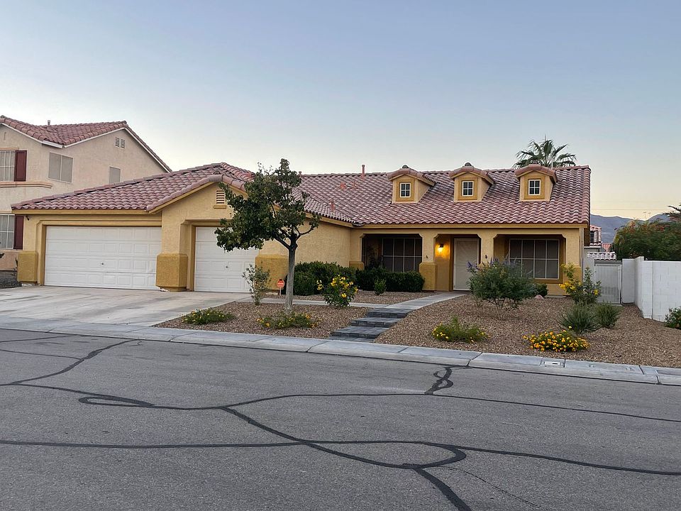 1st image of 818 Stable Glen Dr
