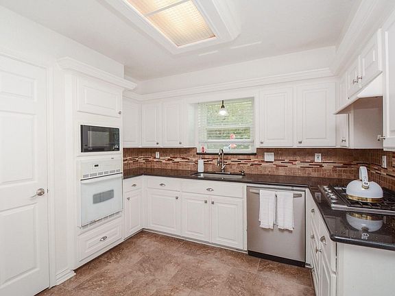 5th image of 6650 Grove Field Ln