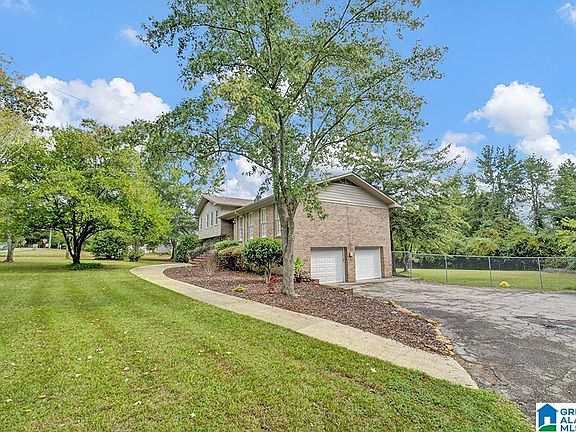 3rd image of 305 Cambo Ln