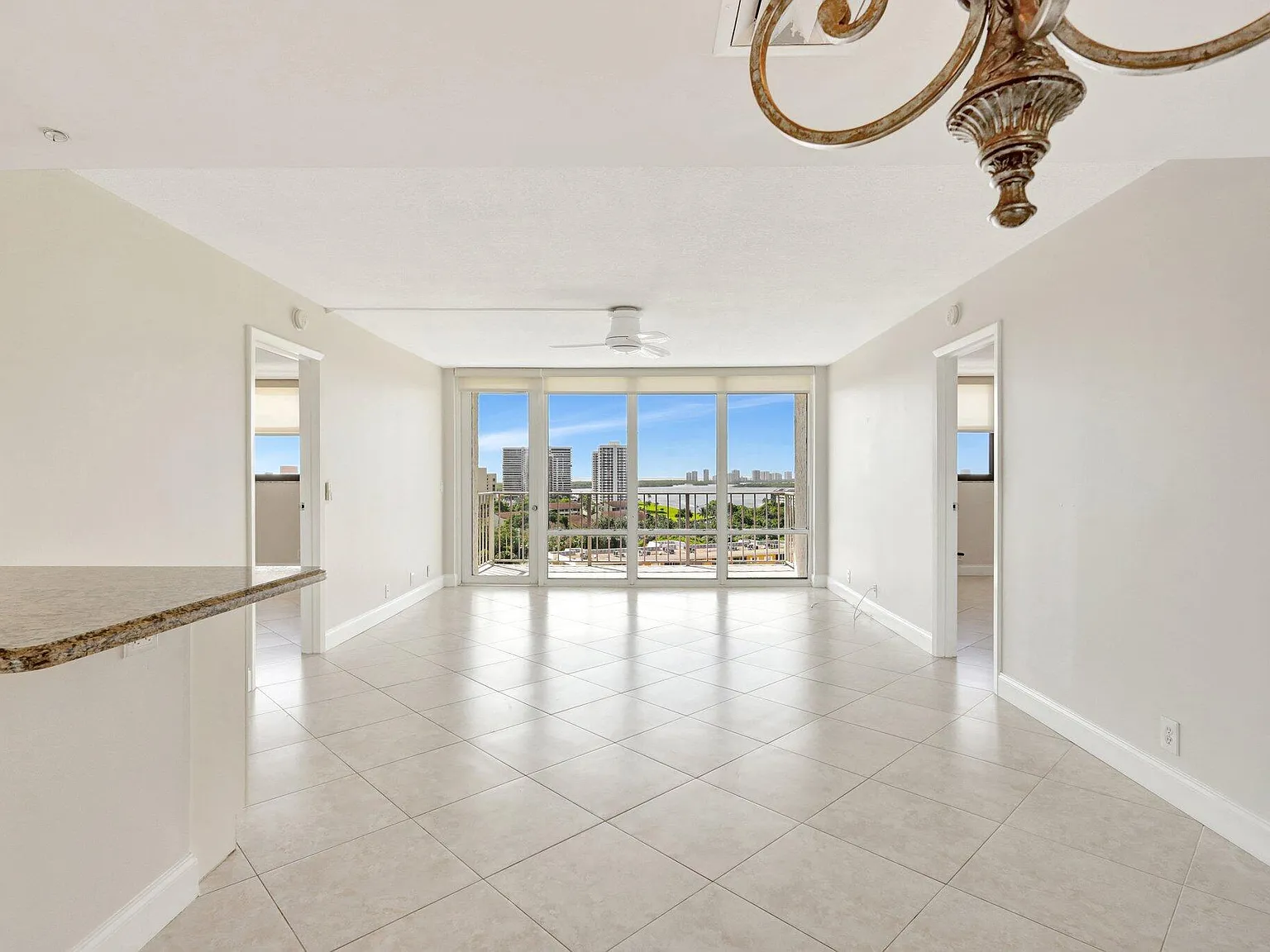 2 bed, 2.0 bath, 1143 sqft, $2,800 — Photo 3