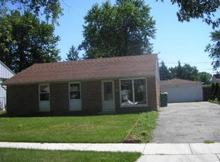 743 Hillcrest Dr, Romeoville, IL 60446