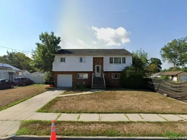 301 Coventry Road N, West Hempstead, NY 11552