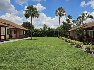 1305 Rosewood Villa Ln #4, West Palm Beach, FL 33417