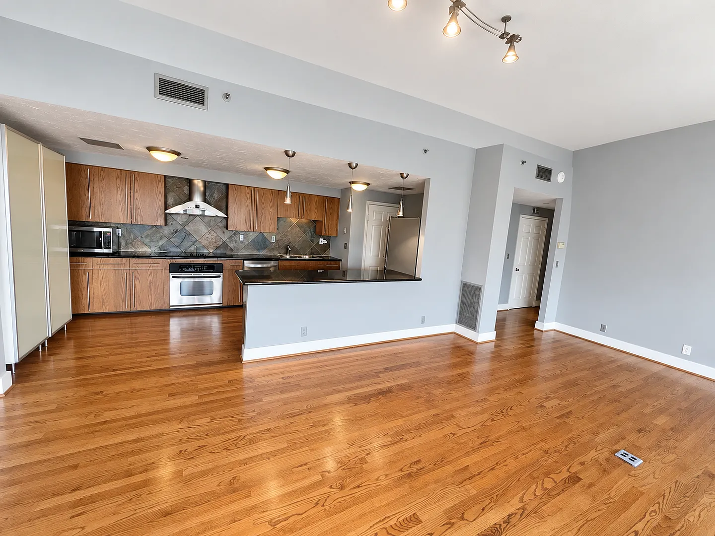 3030 McKinney Ave — Photo 2