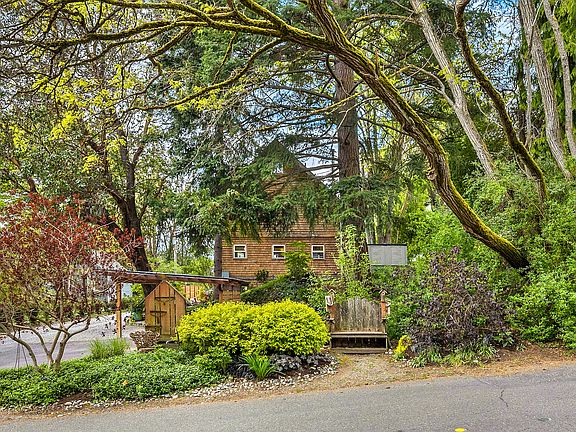 3rd image of 447 Wood Ave SW