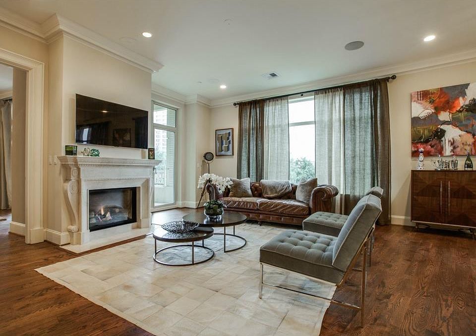 1st image of 2555 N Pearl St APT 304